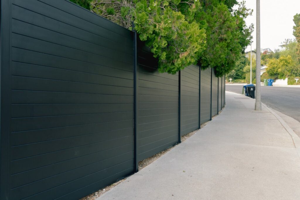 Black Solid Privacy T&G Horizontal