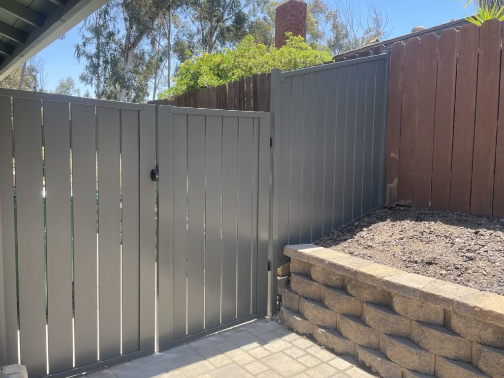 Woodland Gray Vertical with 6 inch Slat